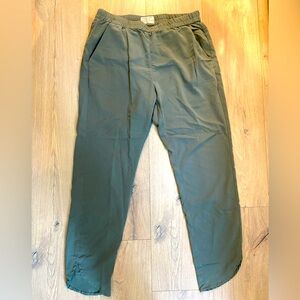 Women’s Marine Layer Olive Work/Casual Pants 💚🤍